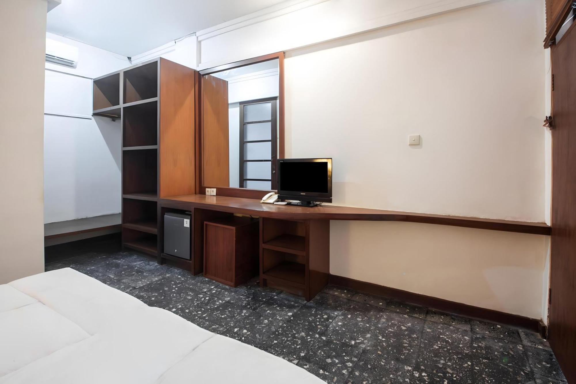 Capital O 93809 Wida Hotel Legian Exteriör bild