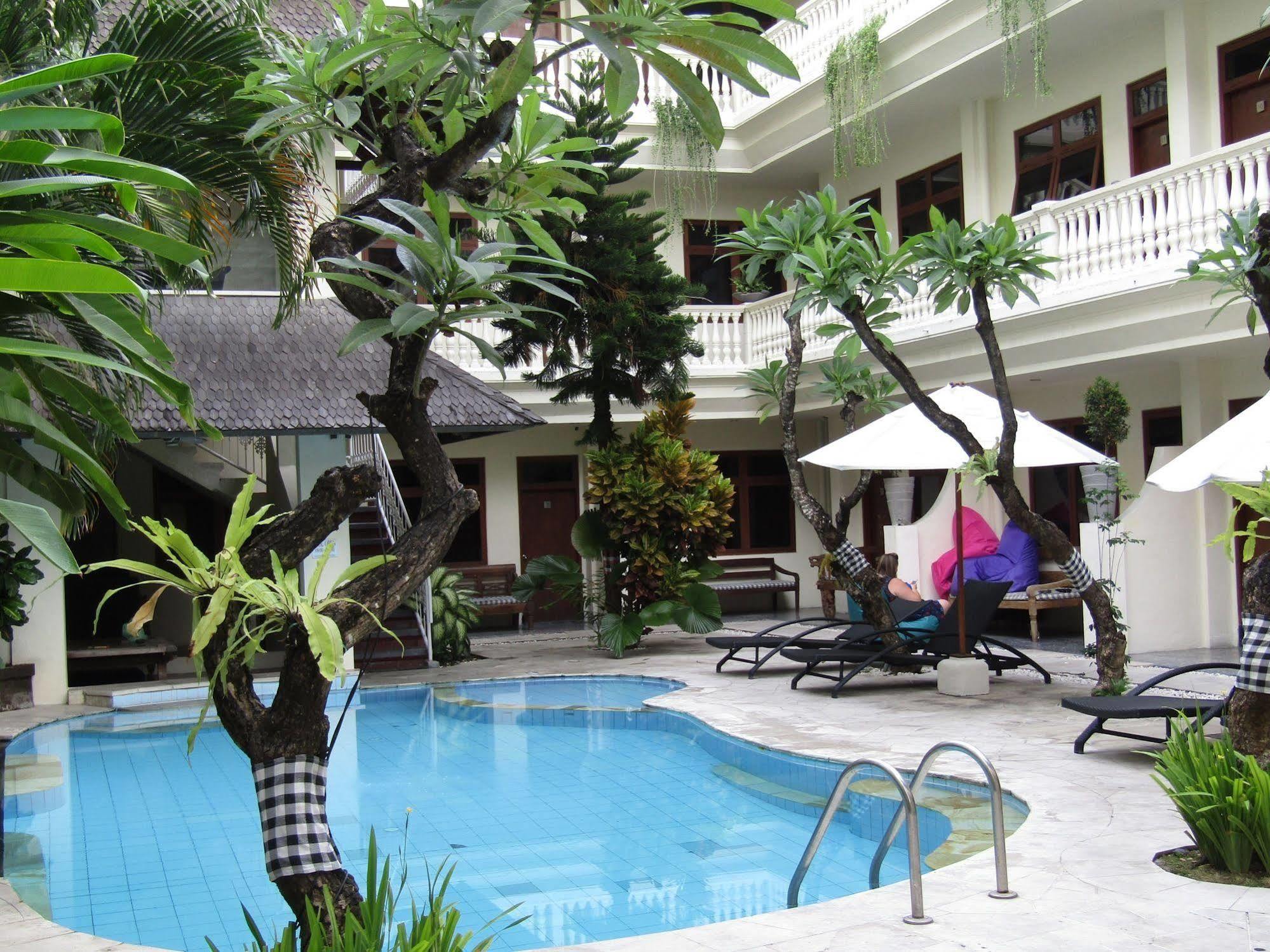 Capital O 93809 Wida Hotel Legian Exteriör bild