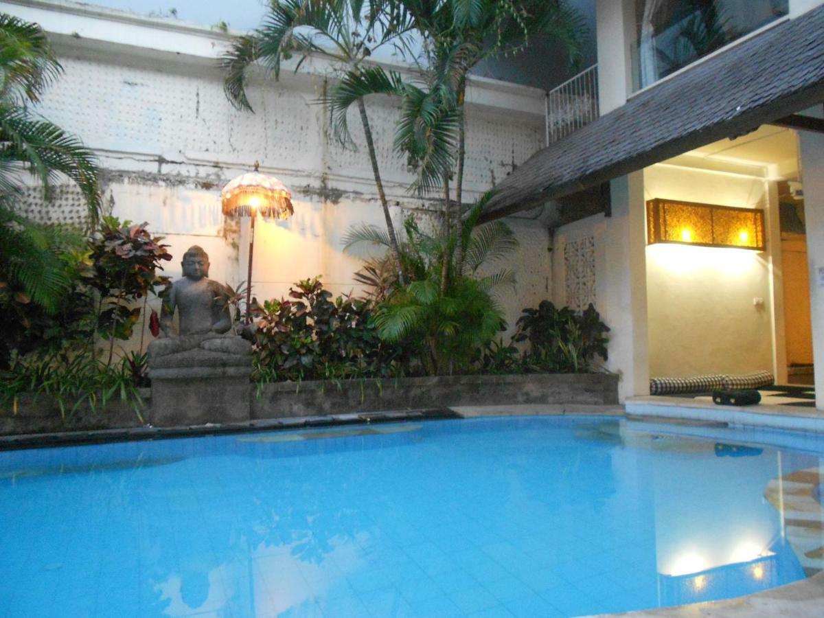 Capital O 93809 Wida Hotel Legian Exteriör bild